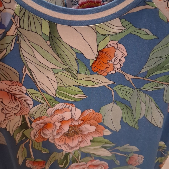 Johnny Was / Romano Raglan Tee / Multi Floral - Picture 7 of 7